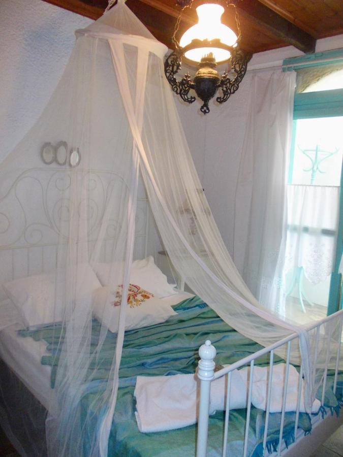 Nyfes Traditional Boutique Frosyni Skyros Luaran gambar